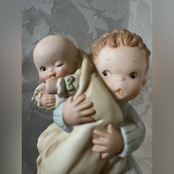 1992 ENESCO MEMORIES OF YESTERDAY THE FUTURE GOD BLESS EM BOY FIGURINE - Picture 6 of 7